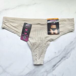 NWT MAIDENFORM SPORT THONG PANTY IN LATTE LIFT HEATHER (NUDE 5) SIZE SMALL/5